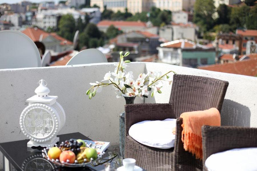 Alyon Hotel Taksim Istanboel Buitenkant foto