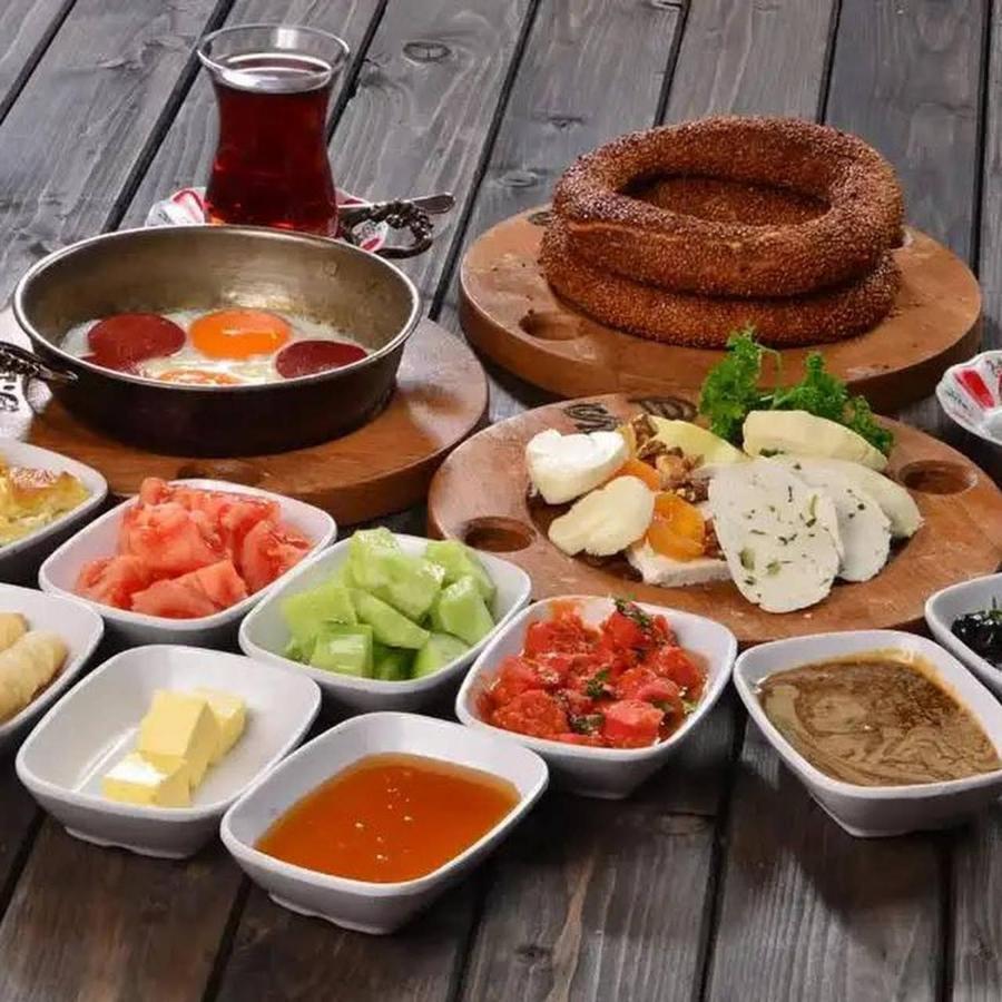 Alyon Hotel Taksim Istanboel Buitenkant foto