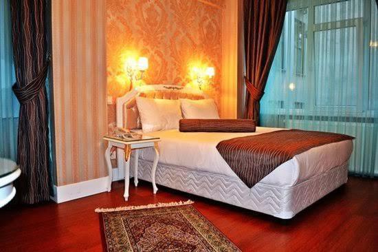 Alyon Hotel Taksim Istanboel Buitenkant foto