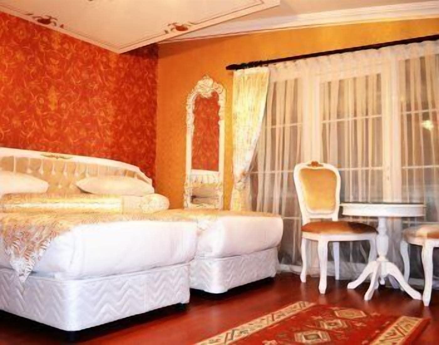 Alyon Hotel Taksim Istanboel Buitenkant foto