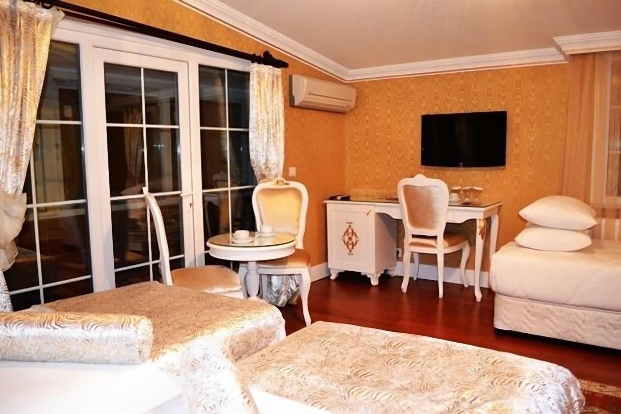 Alyon Hotel Taksim Istanboel Buitenkant foto