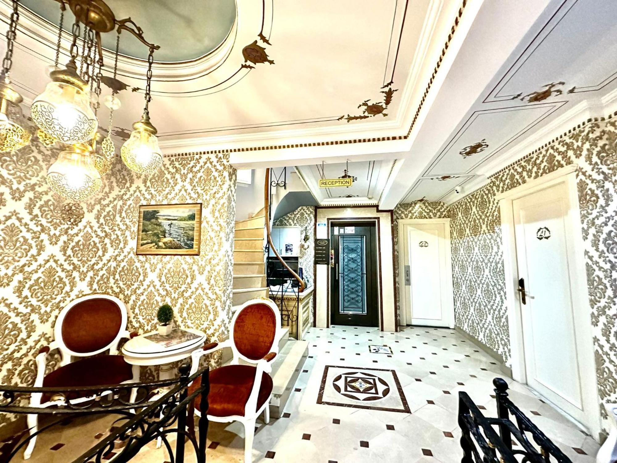 Alyon Hotel Taksim Istanboel Buitenkant foto