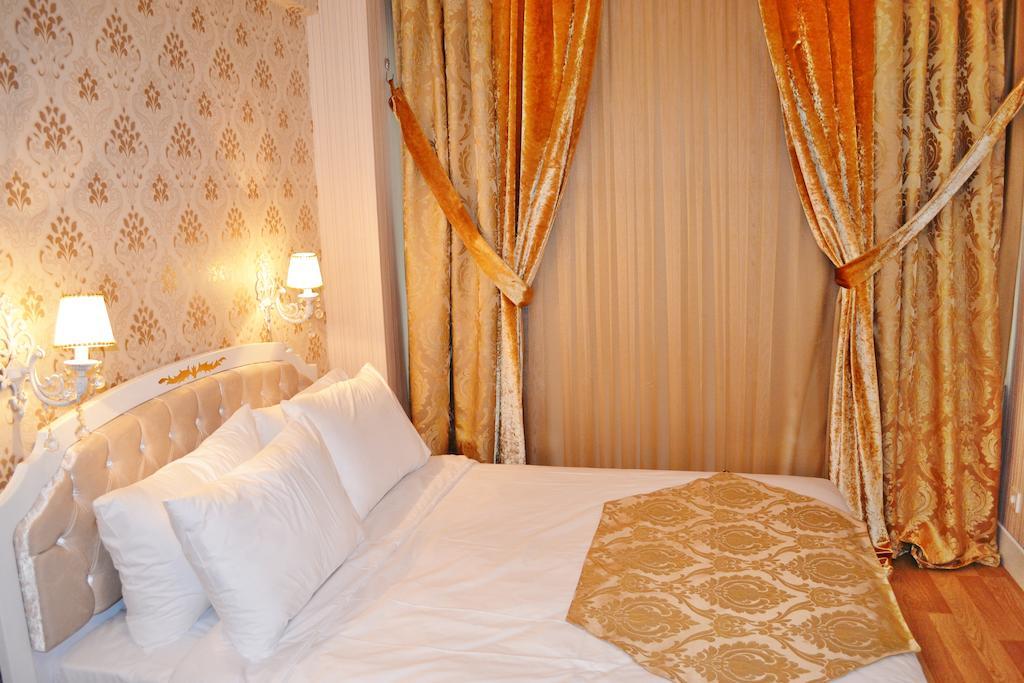 Alyon Hotel Taksim Istanboel Buitenkant foto