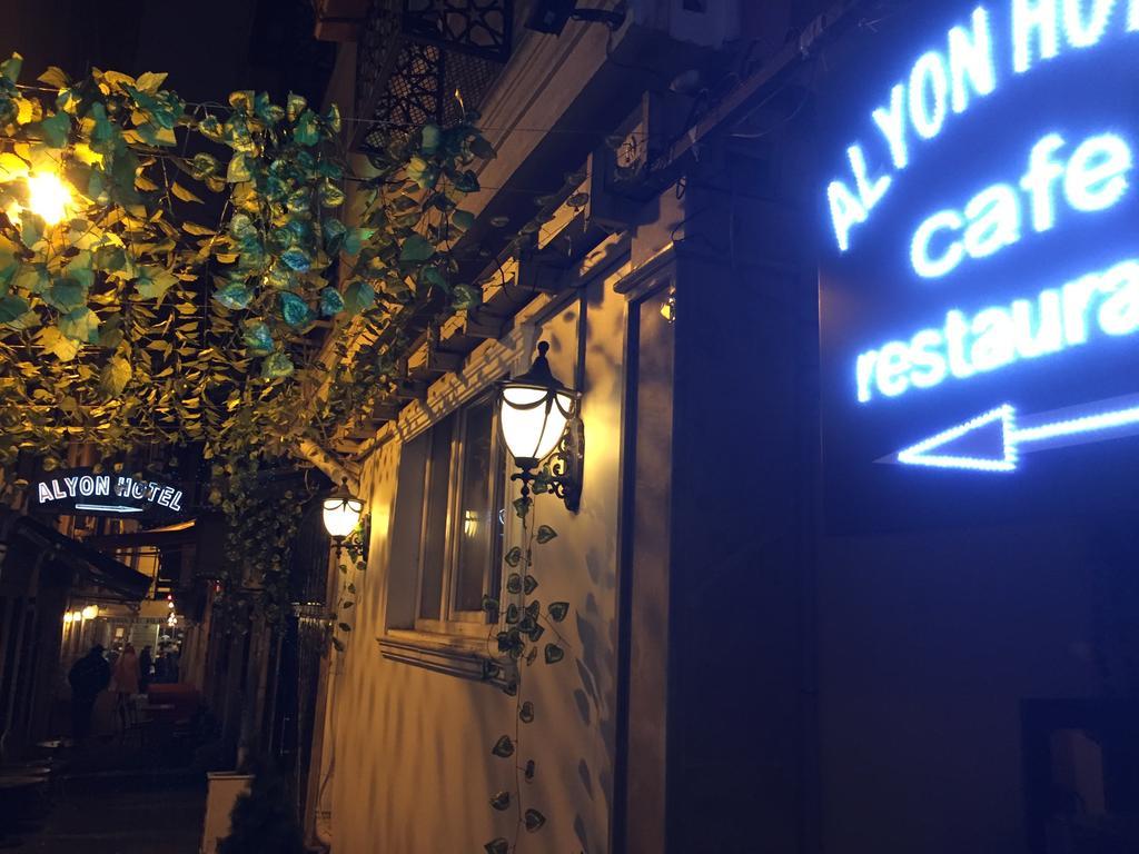 Alyon Hotel Taksim Istanboel Buitenkant foto
